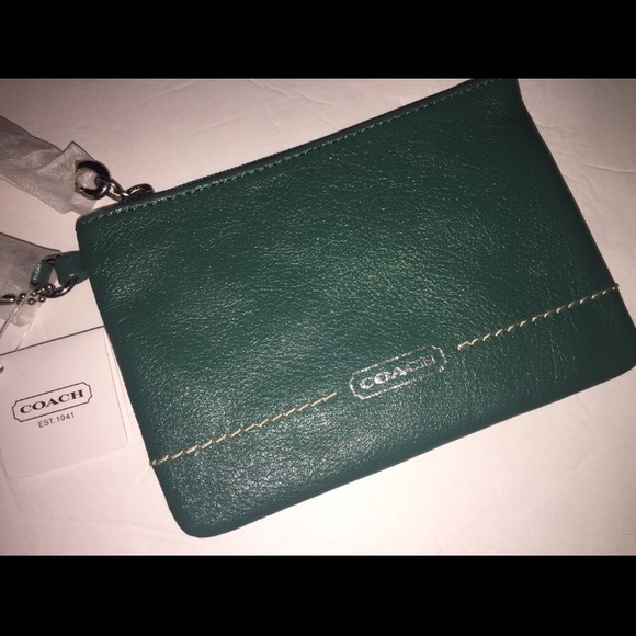 NWT Coach Green Wristlet - Picture 2 of 8